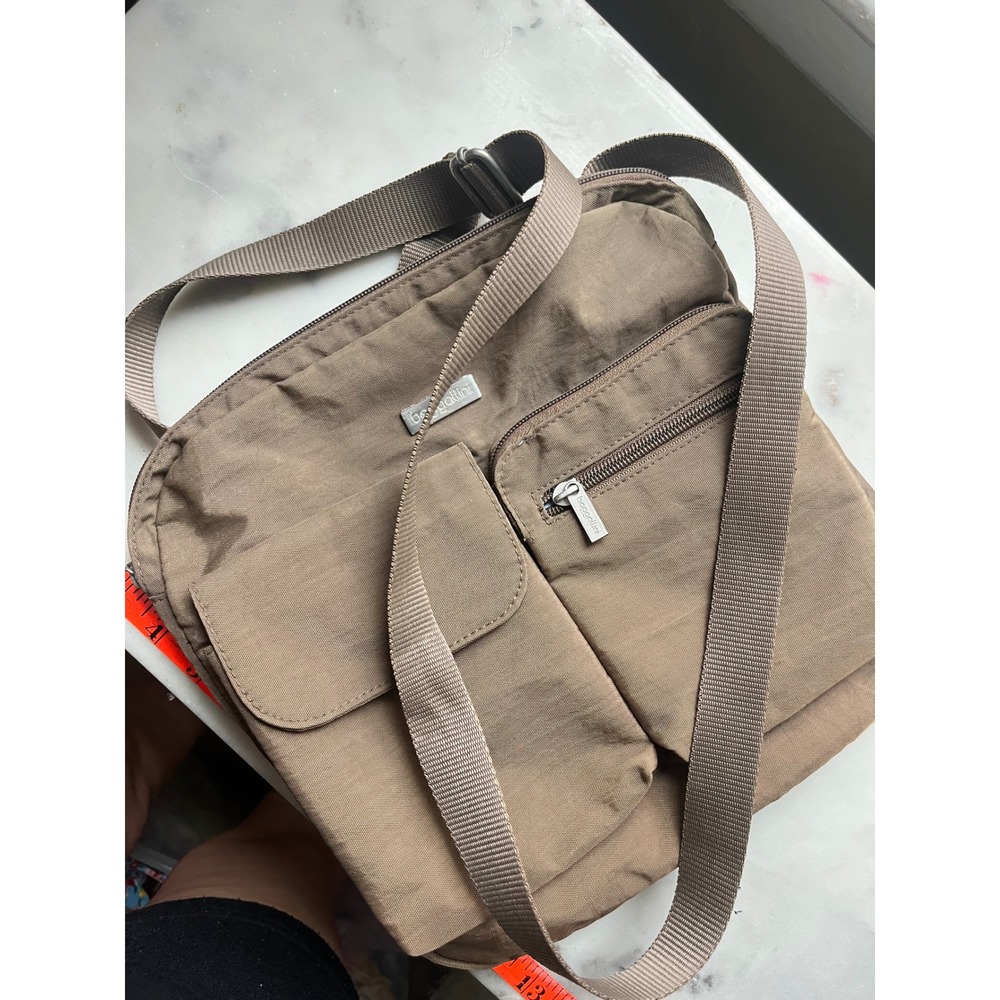 Baggallini green Nylon Crossbody Travel Bag Functional  Neutral Multi-Pocket - Picture 8 of 12